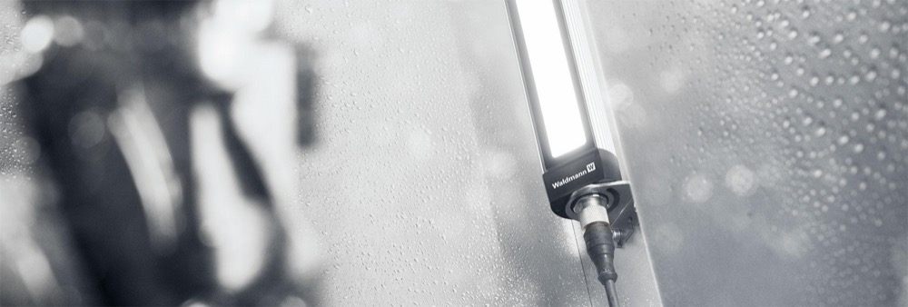 MACH LED PLUS.forty étanche aux projections sur une machine